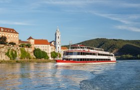 DDSG Schiff bei Dürnstein, © DDSG/Christian Waeckinger